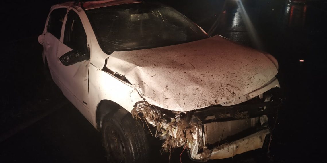 Veículo capota e causa lentidão no km-38 da ERS-239 em Nova Hartz