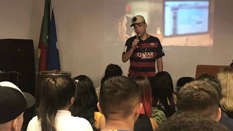 Fase forma 18 jovens em oficinas profissionalizantes