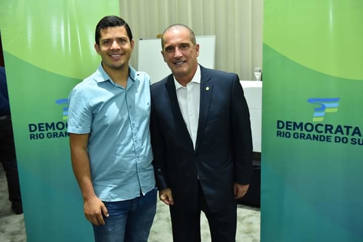 Descontente no PSDB, Oseas anuncia ida para o Democratas