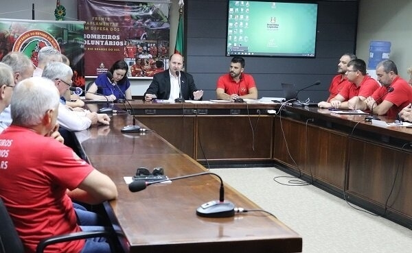 Comandante de Nova Hartz passa a integrar associação dos bombeiros voluntários na luta estadual da classe