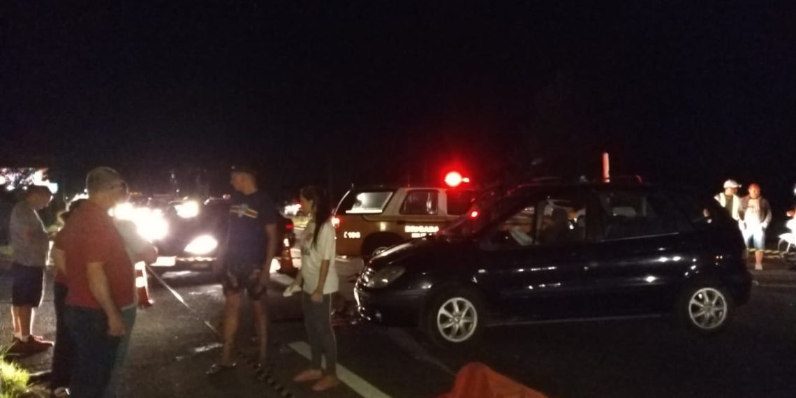 Confira imagens: Passageira que estava na motocicleta foi levada em estado grave para o Hospital Sapiranga