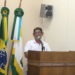 Em uma sessão faz duras críticas e na outra presta homenagem na Câmara de Araricá