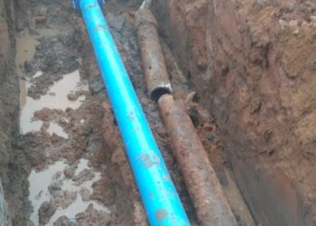 Vazamento de água na área central de Sapiranga é consertado pela Corsan
