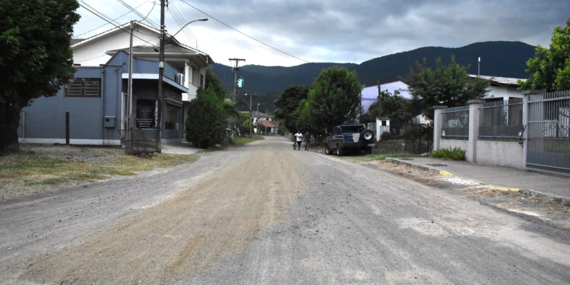 Três ruas em bairros de Nova Hartz serão pavimentadas com blocos de concreto
