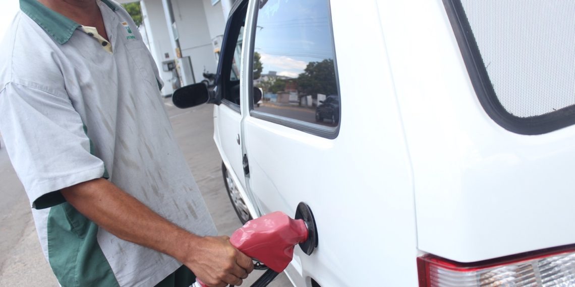 Petrobras anuncia queda no valor da gasolina e do diesel