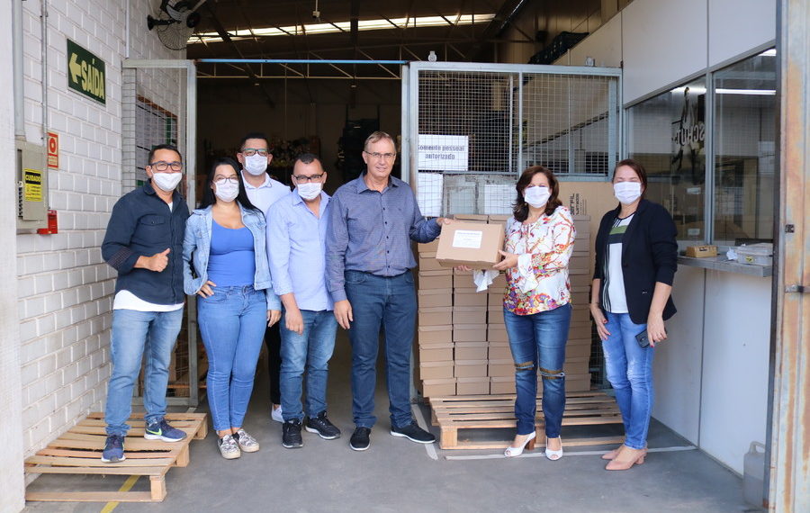Prefeitura de Sapiranga recebe doação de 5 mil máscaras de proteção da Arezzo&Co