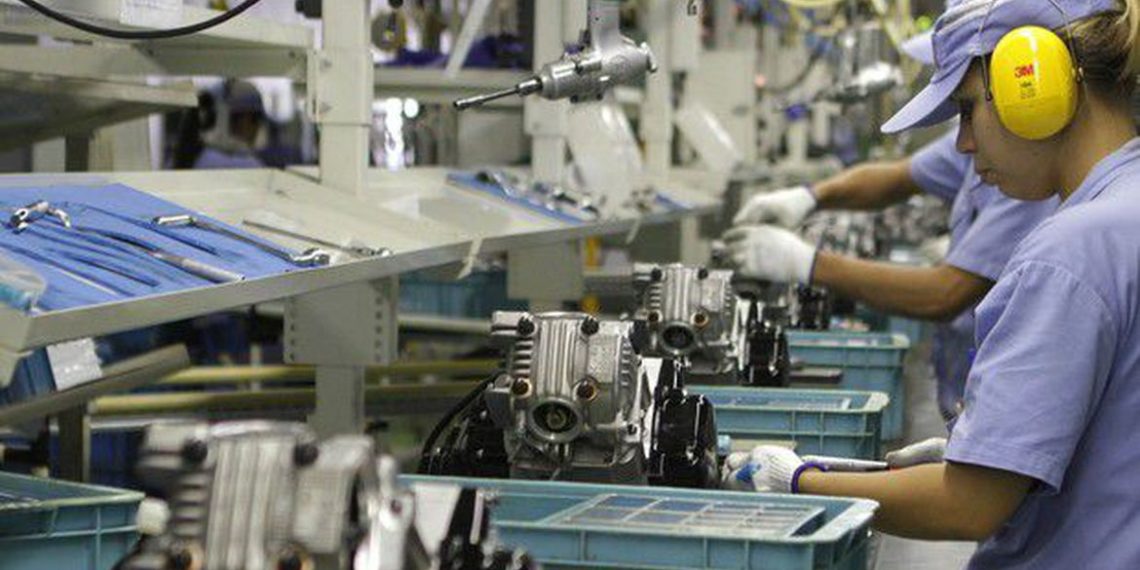 FMI prevê queda de 5,3% da economia brasileira este ano