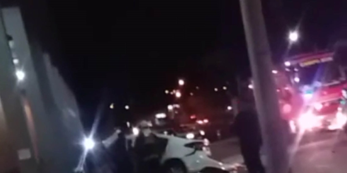 Vídeo: Leitores gravaram equipes resgatando vítima das ferragens após acidente, em Campo Bom