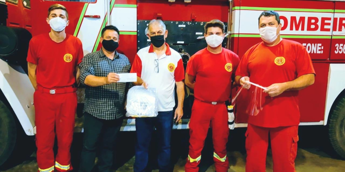 Lions Club de Nova Hartz repassa doações aos Bombeiros Voluntários
