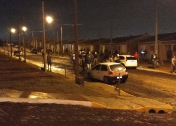 Brigada Militar é acionada para contornar risco de invasão de casas populares, em Sapiranga