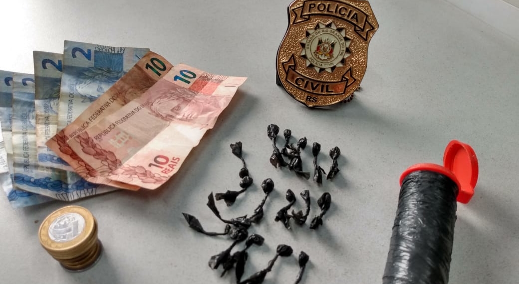 Polícia Civil prende dupla por tráfico de entorpecentes em Campo Bom