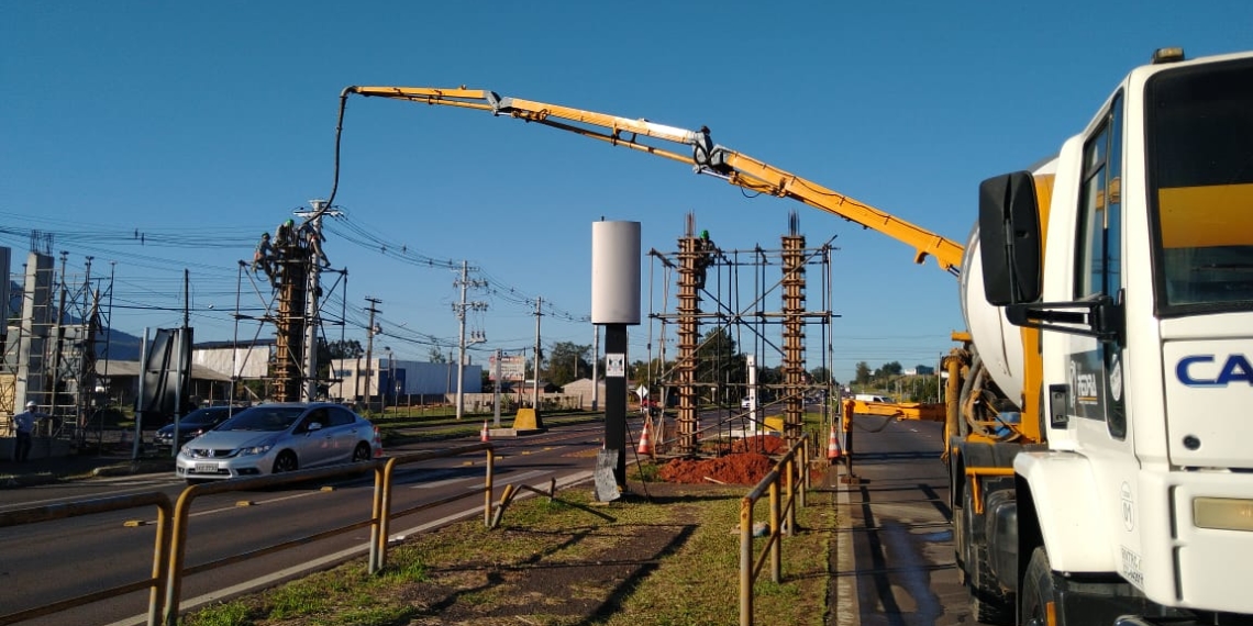 Trânsito na RS-239 em Sapiranga é desviado para trabalhos em passarela