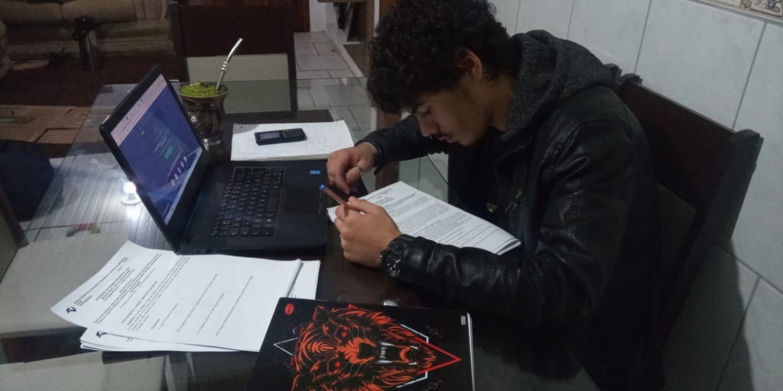 Aulas seguem de forma remota também na modalidade EJA em Campo Bom