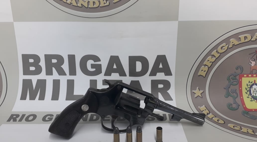 Elemento atira em via pública, vai para casa dormir e Brigada Militar prende homem, em Sapiranga