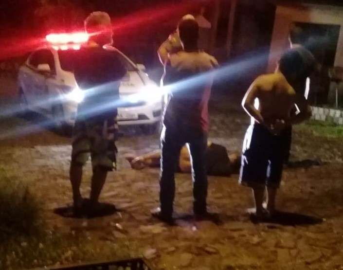Homem é esfaqueado após briga de casal, em Sapiranga