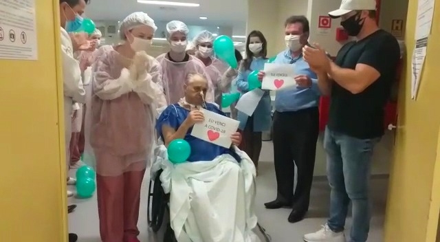 Depois de 45 dias de internação, paciente com Covid-19 tem alta do Hospital Lauro Reus em Campo Bom