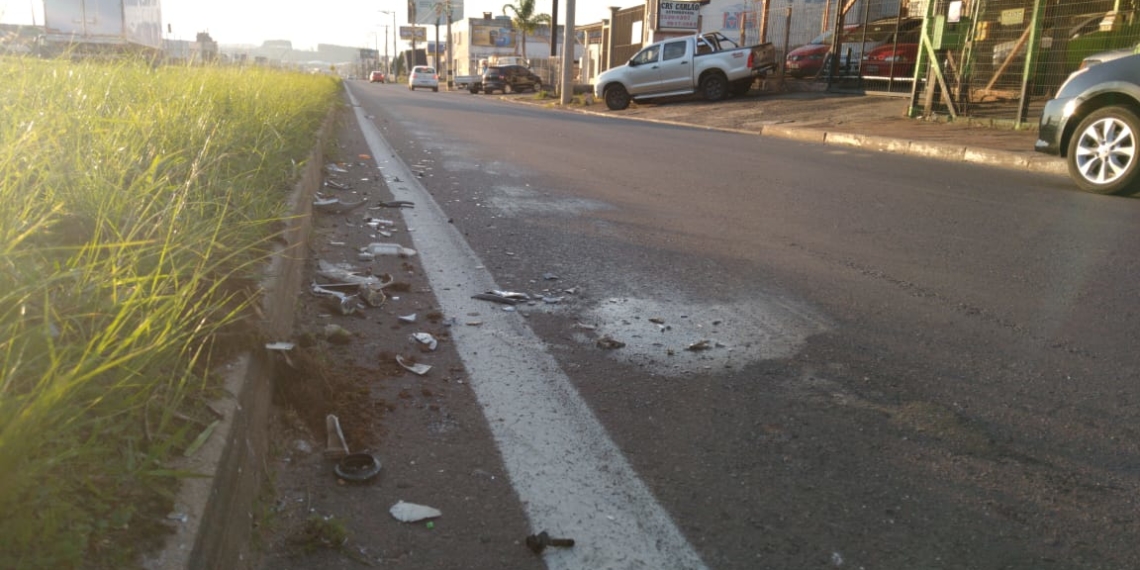 Acidente entre motocicleta e caminhão deixa vítima gravemente ferida na RS-239 em Sapiranga