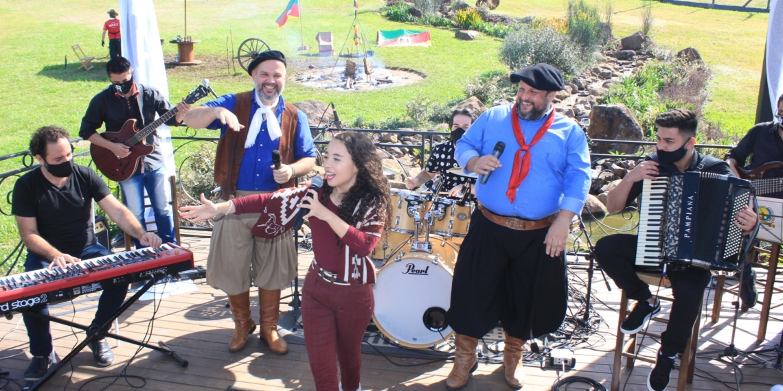 Live do Repercussão e Luiza Barbosa faz sucesso e registra  mais de 85 mil views