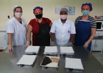Comida pronta distribuída para alunos carentes de Campo Bom vai parar no lixo