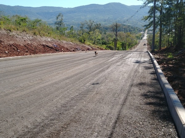 Moradores elogiam projeto para asfaltar a Rua Dois de Dezembro