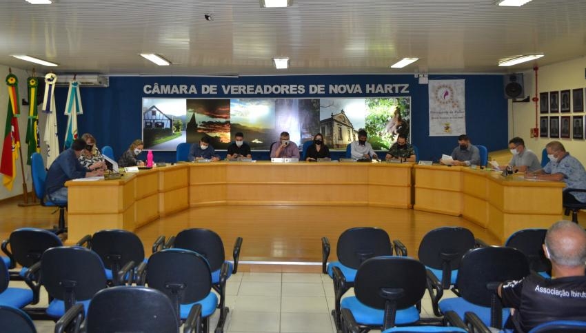 Sessões solenes suspensas e apoio aos professores em Nova Hartz
