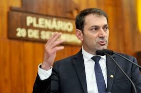 Artigo: “Como sair dessa?”, por Paparico Bacchi