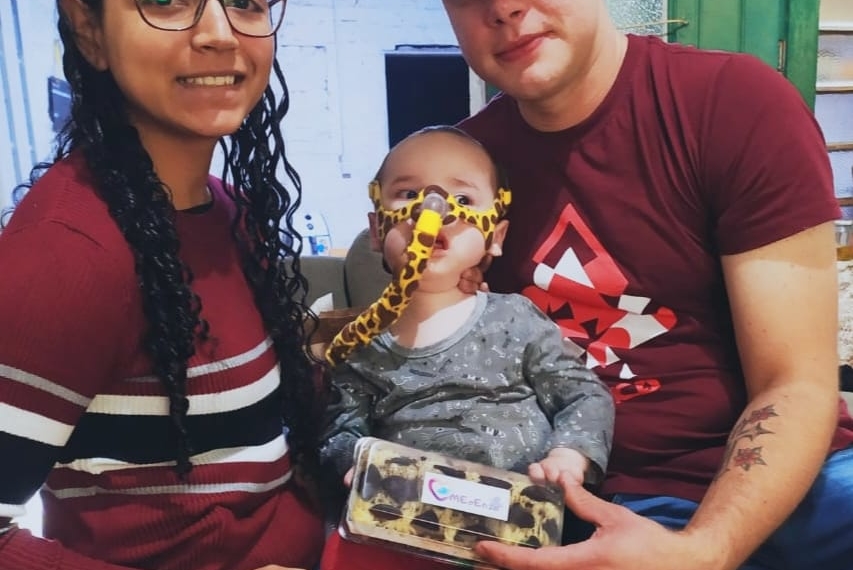 Família do menino Enzo pede ajuda para tratamento milionário