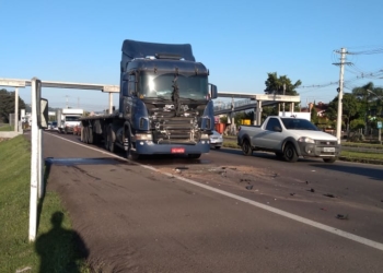 Dois caminhões colidem na RS-239, em Sapiranga