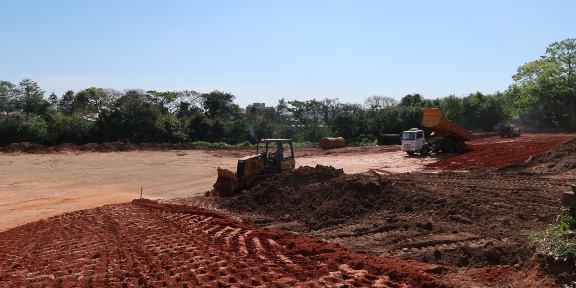Iniciam os serviços de terraplanagem do novo Parcão de Campo Bom