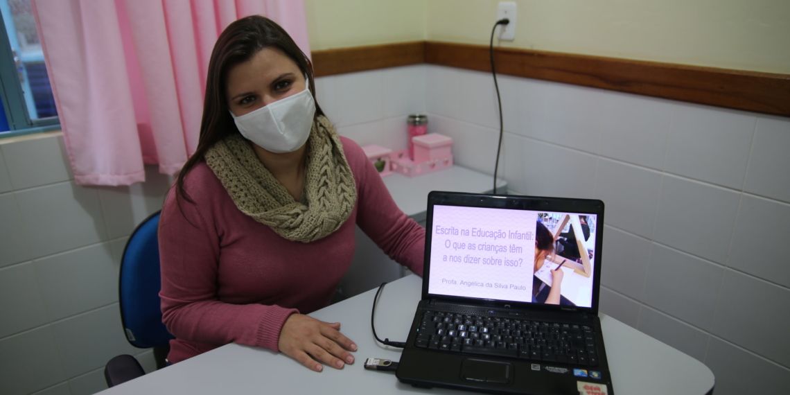 Professores de Campo Bom têm lives na internet para compartilhar práticas em tempos de pandemia