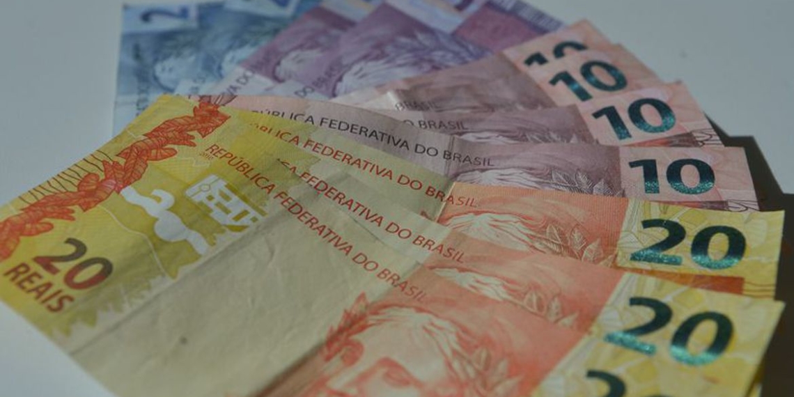 Trabalhadores nascidos em dezembro recebem nesta segunda-feira (21) crédito do FGTS