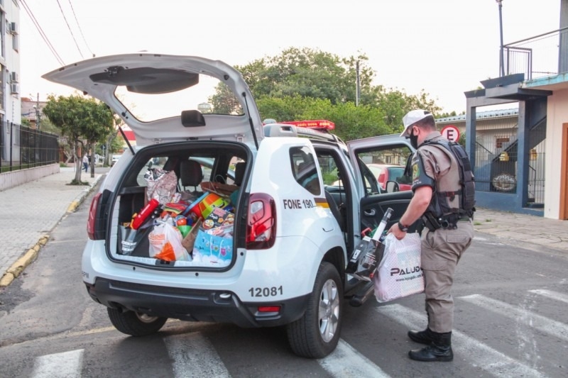 BM de Campo Bom arrecada brinquedos em parceria com a Escola Santa Teresinha