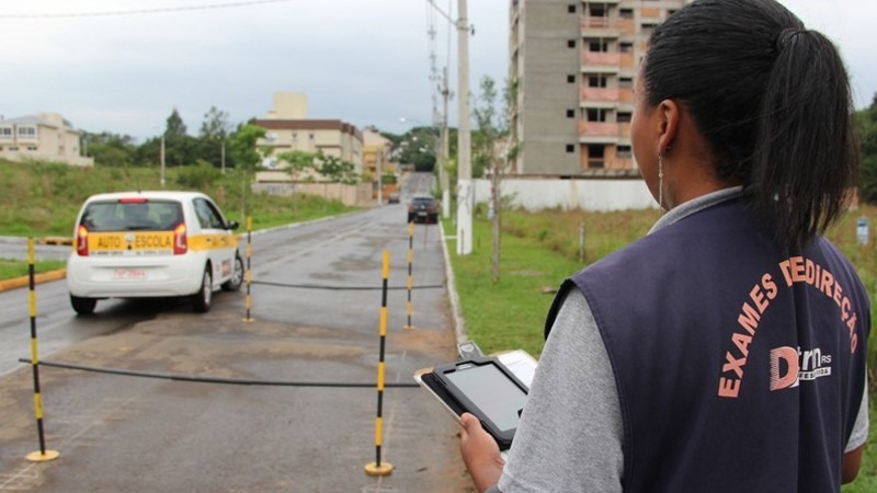 Coluna Política: Falta de examinadores em provas do Detran/RS