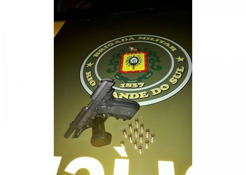 Brigada Militar flagra homem com pistola na área central de Campo Bom