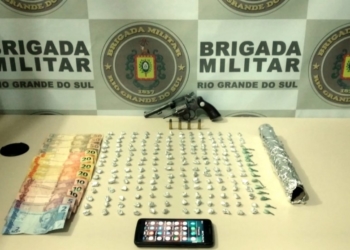 Traficante é preso pela BM, em Sapiranga, com cocaína, crack e um revólver