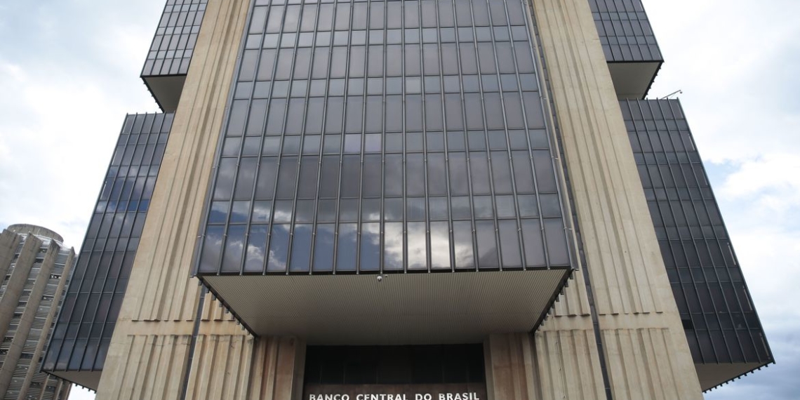 Mercado financeiro eleva projeção da inflação para 2,99%