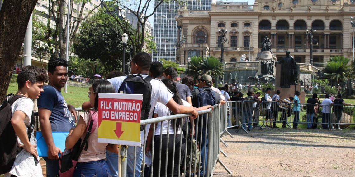 IBGE: número de desempregados chega a 13,5 milhões em setembro