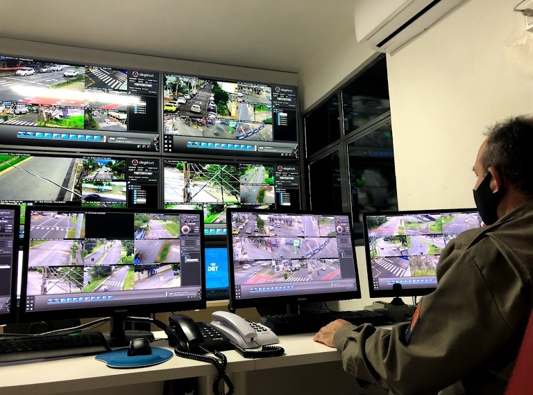 Câmeras de monitoramento ajudam  a reduzir os furtos de veículos em 20%