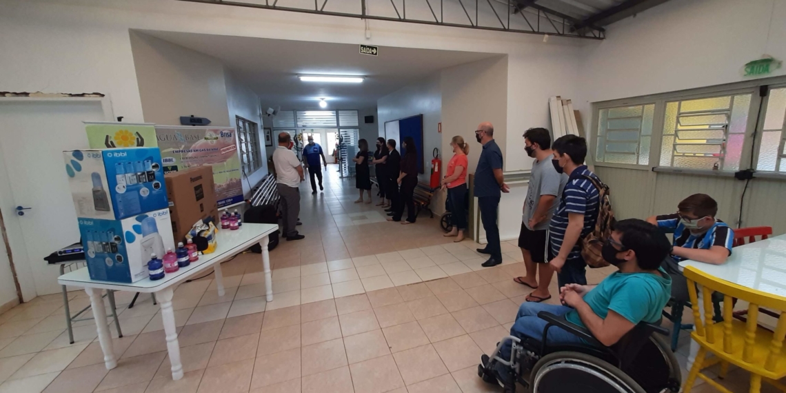 Água Base e empresas parceiras realizam premiação na APAE de Sapiranga