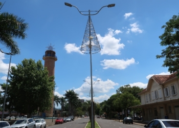 Prefeitura de Campo Bom começa a instalação de decorações de Natal pela cidade