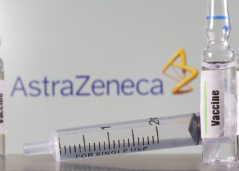 Vacina da AstraZeneca pode ser 90% eficaz contra covid, mostra teste