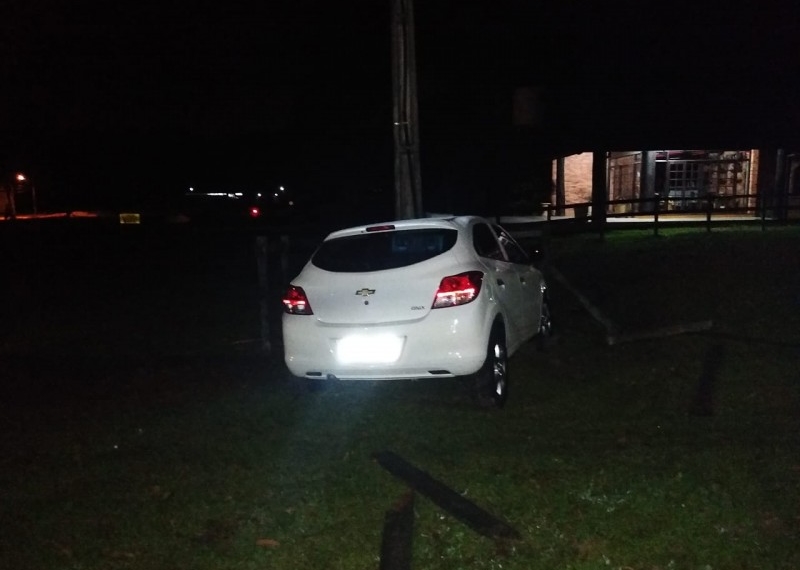 Bandido é preso durante a fuga por roubo de veículo em Campo Bom