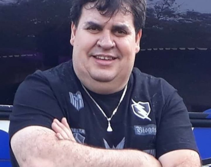 Morre o vocalista Marquinhos Negreiros; amigos prestam homenagens