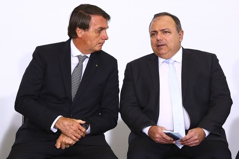 Bolsonaro confirma R$ 20 bilhões para vacinas e termo de responsabilidade para o cidadão