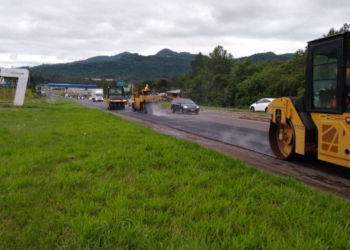 Secretário Juvir Costella comenta entrega de passarela  e recapeamento da RS-239
