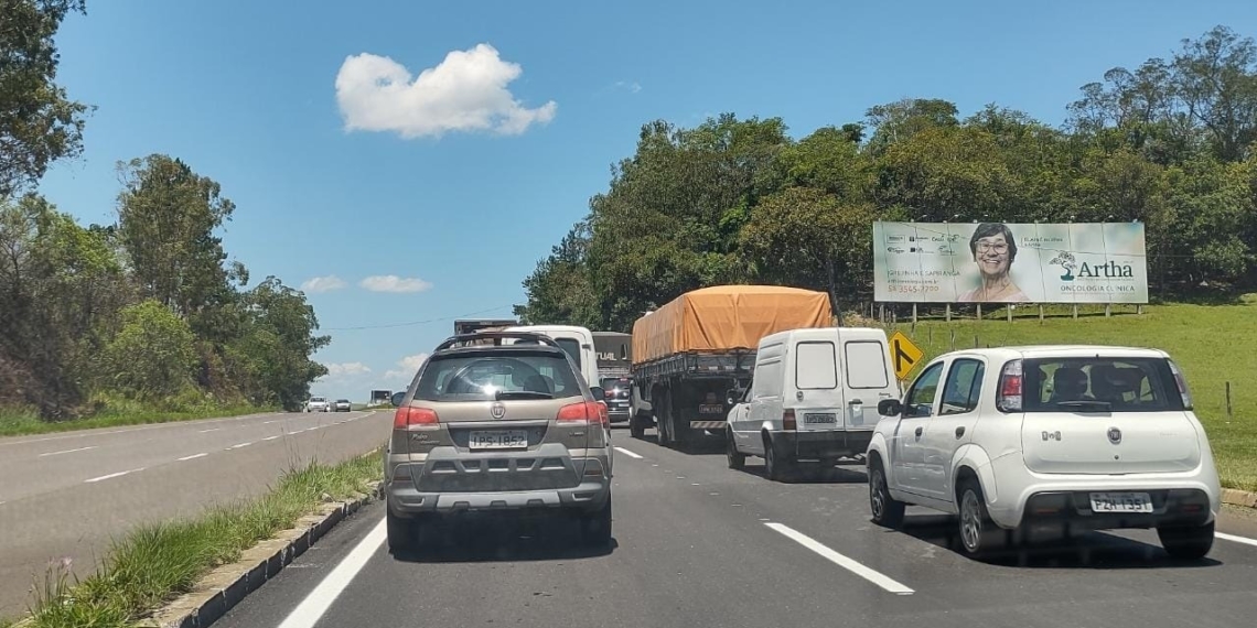 Congestionamento exige atenção dos motoristas na RS-239