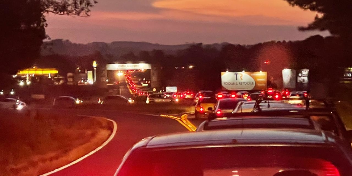 Retorno do litoral exige a atenção redobrada dos condutores neste final de domingo