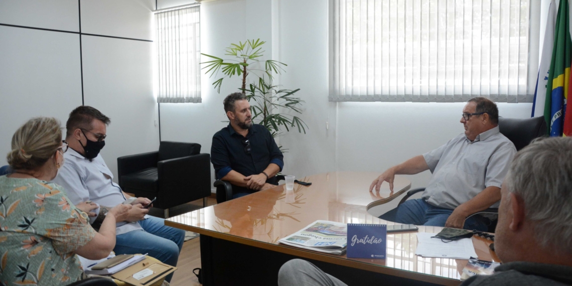 Alexandre Hoffmeister e deputado Issur Koch articulam ações para Campo Bom