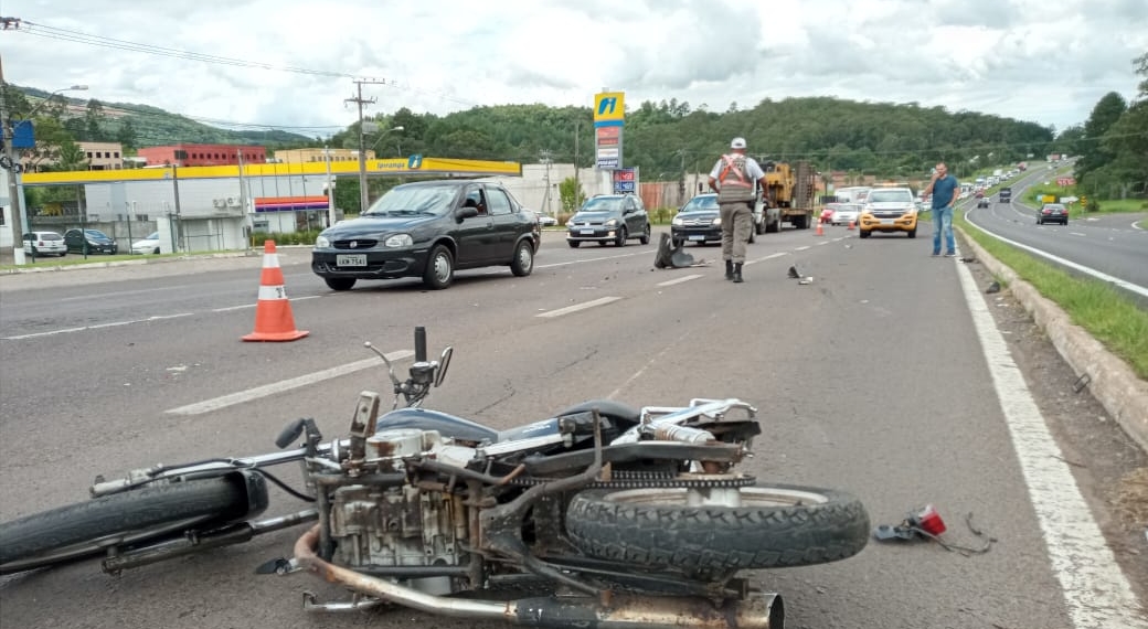 Acidente deixa motociclista ferida na RS-239 em Campo Bom