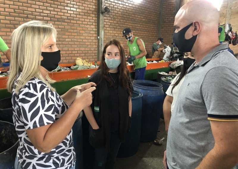 Prefeita Carina visita Cetrisa e CCZ de Sapiranga